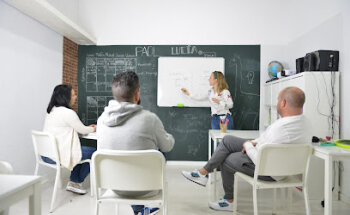 Academia English Empire College