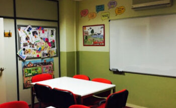 Escuela De Inglés En Gavà Halo English