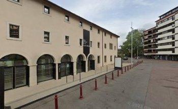 La Petite Marchande De French