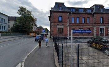 Wirtschaftsakademie und Sprachschule