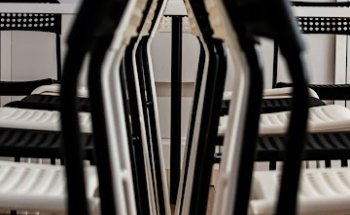 The Globe: English and Arts Centre