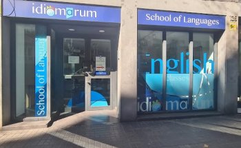 Idiomarum school
