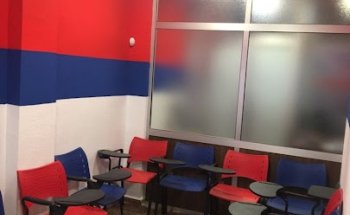 SCHOOLIN' Centro de Idiomas