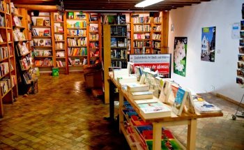 Akzent Librería y Escuela de idiomas