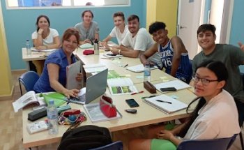 Academia English & More