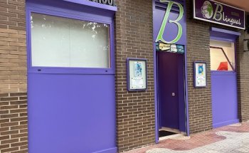 B-LINGUAL SCHOOL: Escuela de inglés, robótica y otros idiomas.