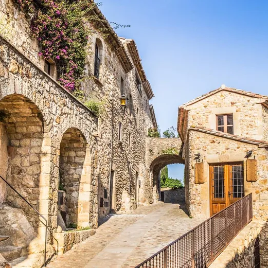 Tour por la Costa Brava y sus pueblos medievales