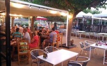 Restaurant chicken king grill