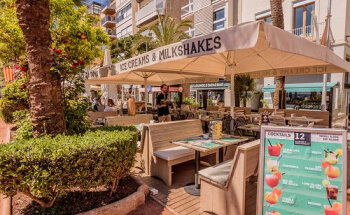 12 Lounge Restaurant