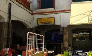 Bar Frankfurt La Plaza, Kintus