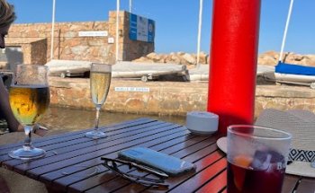 Guingueta s’illa blanca