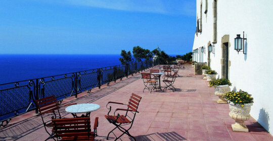 El Far Hotel Restaurant