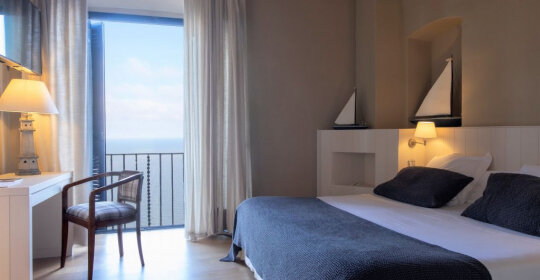 El Far Hotel Restaurant