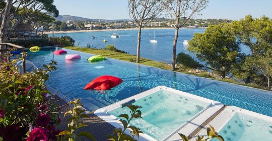 Alàbriga Hotel & HomeSuites GL