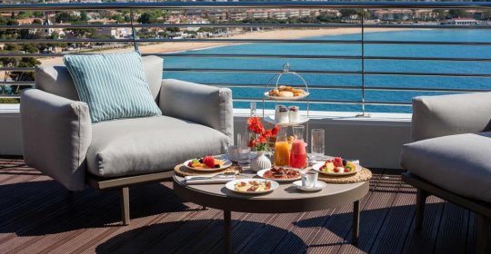 Alàbriga Hotel & HomeSuites GL