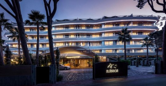 Alàbriga Hotel & HomeSuites GL