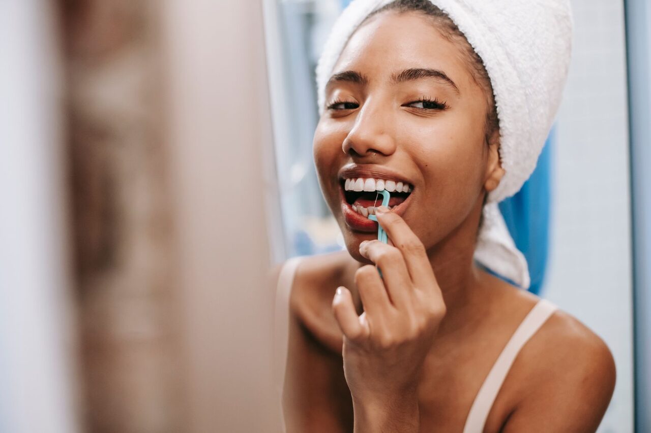 En esta imagen, vemos un hilo dental abierto