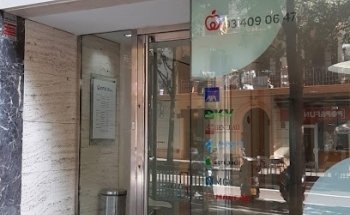 Oris, Clínica d'especialitats odontològiques