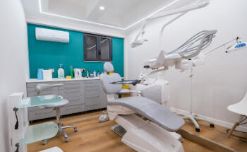Studio Dentistico Pinzarrone | Implantologia Gnatologia Filler Labbra Faccette Sbiancamento Denti Apparecchi Invisibili