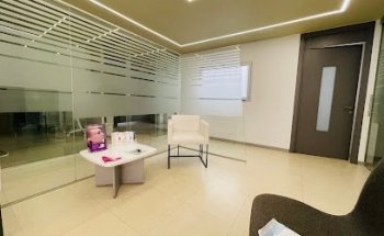 Clínica Dental Navarro Suarez/ Dr. Javier Suarez Cáceres