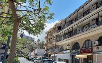 CLÍNICA DENTAL DR. ESTANISLAO DE ZÁRATE MACHADO