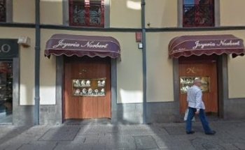 Clinica Estetica Dental-Centro Implantologico