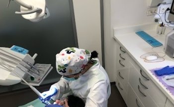 Valenciano y Cajade Dental