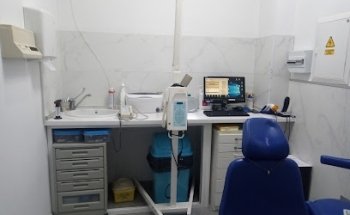 CLINICA DENTAL JUAN FRANCISCO MORIANA MATA