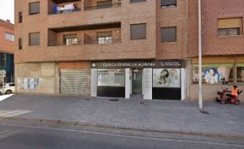 Clinica Dental la Almunia de doña Godina Dra.Pilar Barraqueta