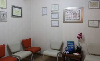 Clinica dental Almeria AVANDENTAL Dra. Déborah Giménez Hernández