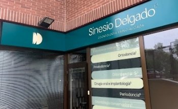 Clínica Dental Sinesio Delgado 12