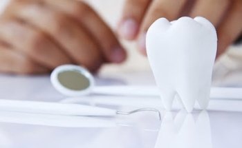 Usano Clínica Dental S.L.