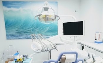 Clínica Dental Dr. Almagro Castro
