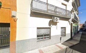 Clínica Dental Arroyo de la Luz - Dr. Leopoldo Hernández