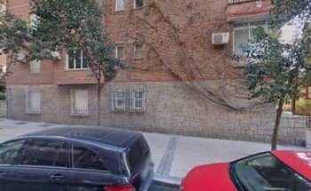 Clinica Dental Drs Bascones / Basilun