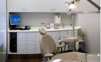 Clínica Dental Augusto Loroño