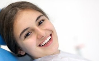 Clínica Dental Álvaro Gómez