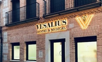 Vesalius Dental & Medical - Clínica Dental en Villa del Prado