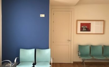 ORTODONCIA SEVILLA · Ortodoncia niños y adultos · Implantes · Estética Dental