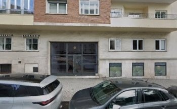 CLINICA DE ESPECIALIDADES BUCO-FACIALES DR B S.L.