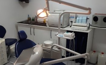 CLINICA DENTAL ALMOGUERA