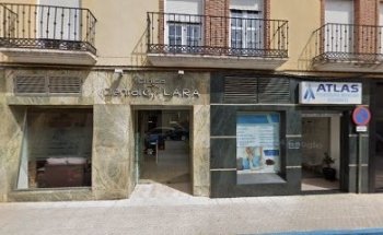 CLÍNICA DENTAL LARA