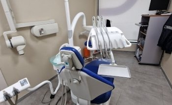 Clínica Dental Adeslas