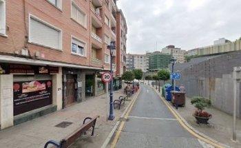 Ana Maª García de la Fuente, Clínica Dental