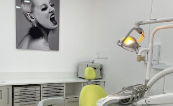 Clínica dental Play Dental Estremera