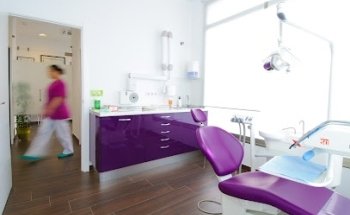 Lobo & Sariego Clinica Dental / Montequinto