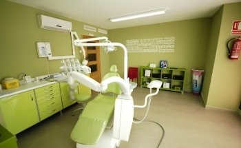 Clínica dental Dr. Ribas, Montroy