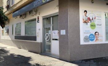 Garzo Dental. Implante dental - Ortodoncia - Clínica dental en Triana