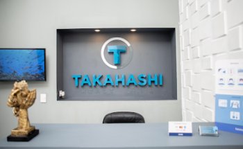 Dr. Carlos Takahashi. Cirugía Oral y Maxilofacial