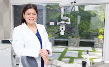 Implantes Dentales en Monterrey - Dra. Gabriela Chapa, Periodoncista